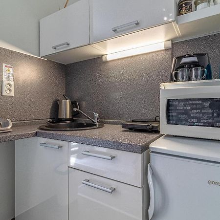 Bratislava -Apartment Near The City Center With A Balcony 외부 사진