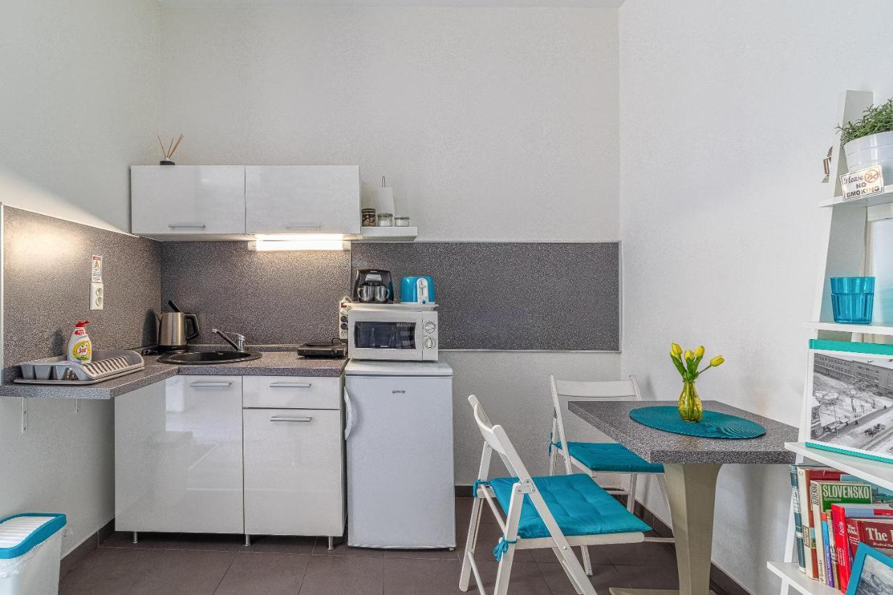 Bratislava -Apartment Near The City Center With A Balcony 외부 사진