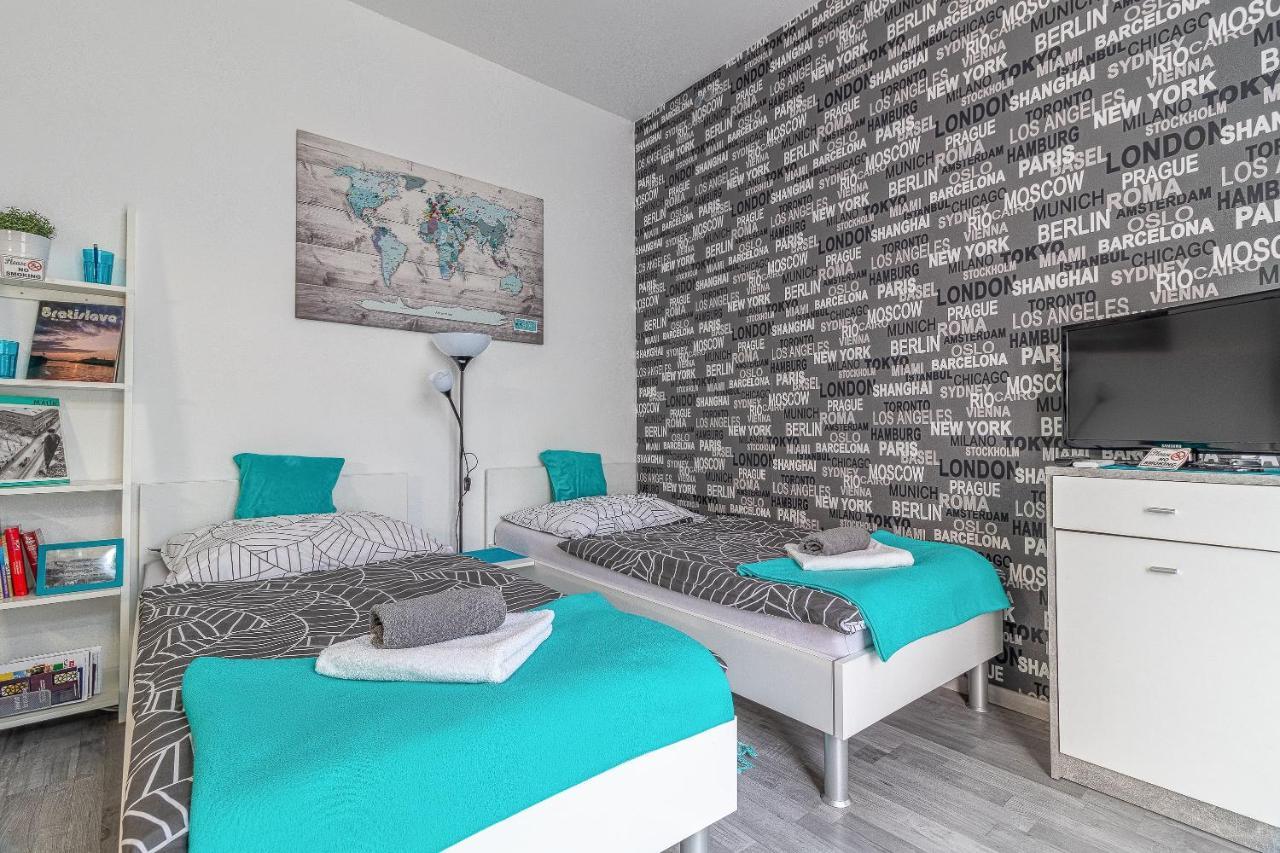 Bratislava -Apartment Near The City Center With A Balcony 외부 사진
