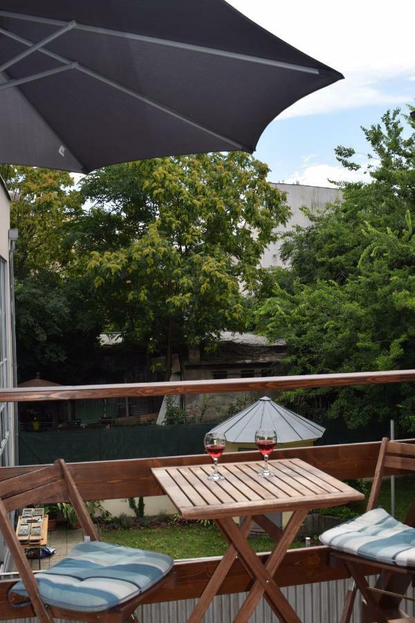 Bratislava -Apartment Near The City Center With A Balcony 외부 사진