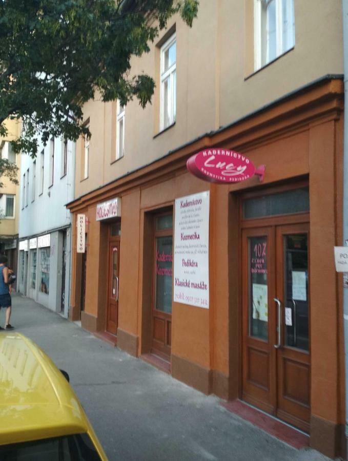 Bratislava -Apartment Near The City Center With A Balcony 외부 사진